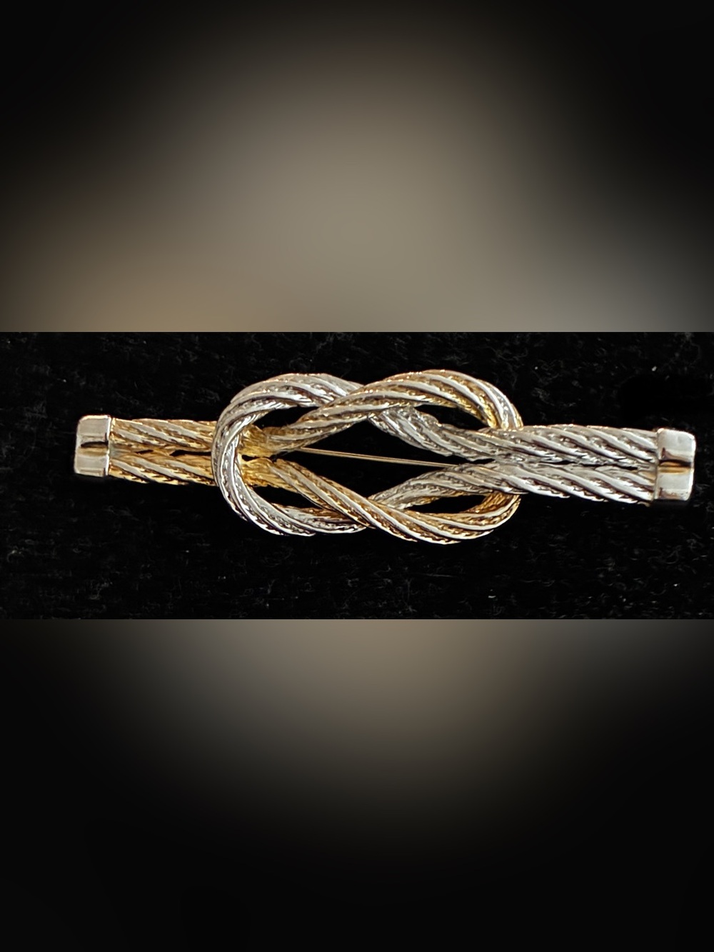 vintage EUC  two-tone rope knot bar brooch